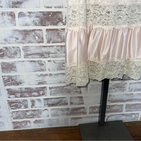 Vintage 1989’s Elegant Cream Lace Trim Skirt slip medium - Picture 4 of 6